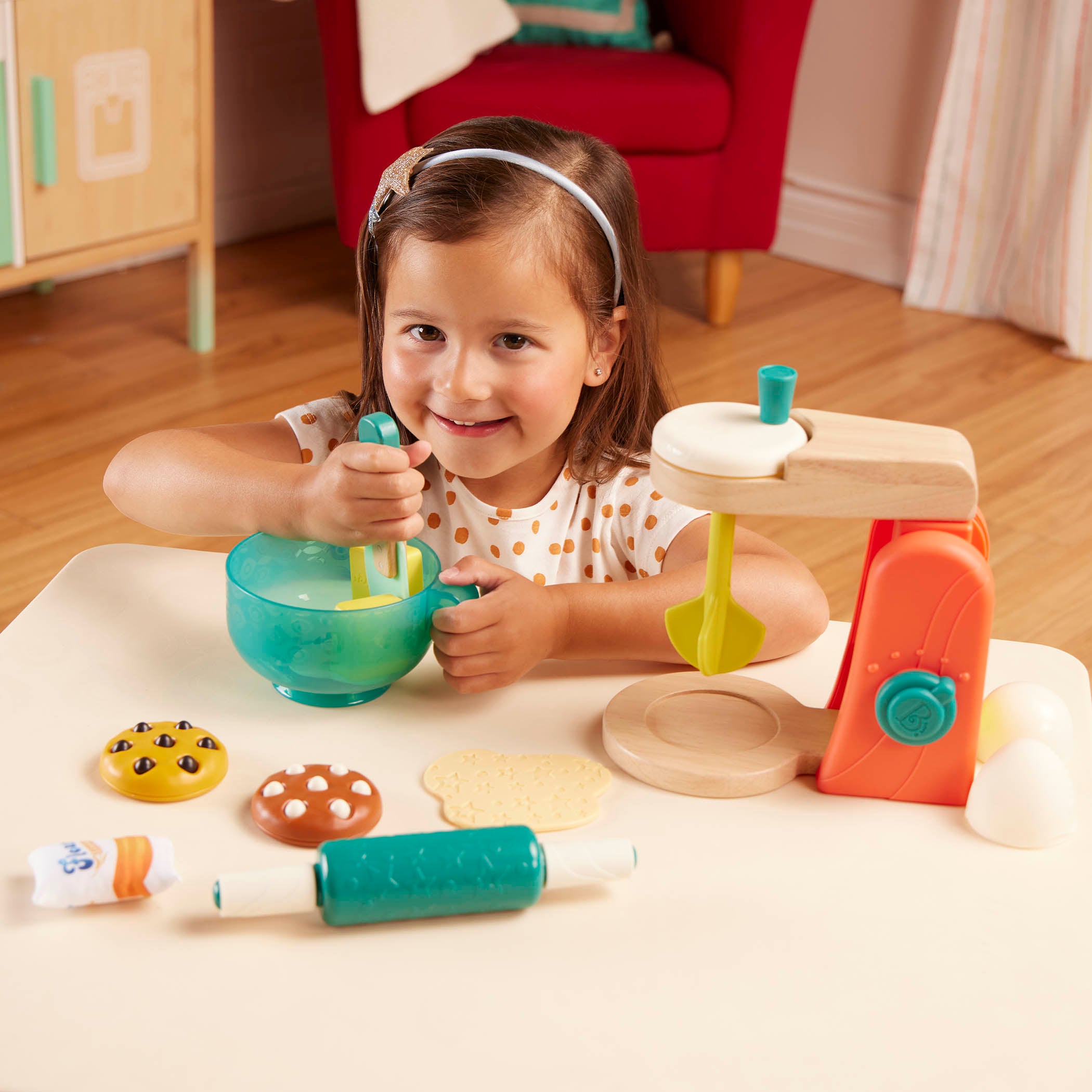 Toy baking set.